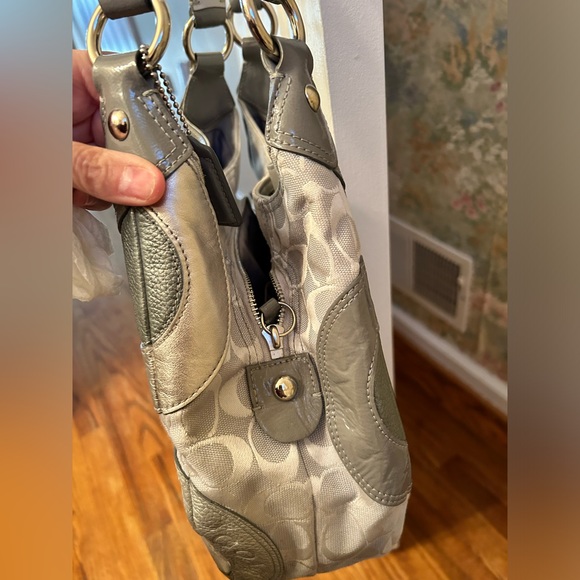 Gray and Silver Optic Coach Shoulder Bag - Picture 5 of 10